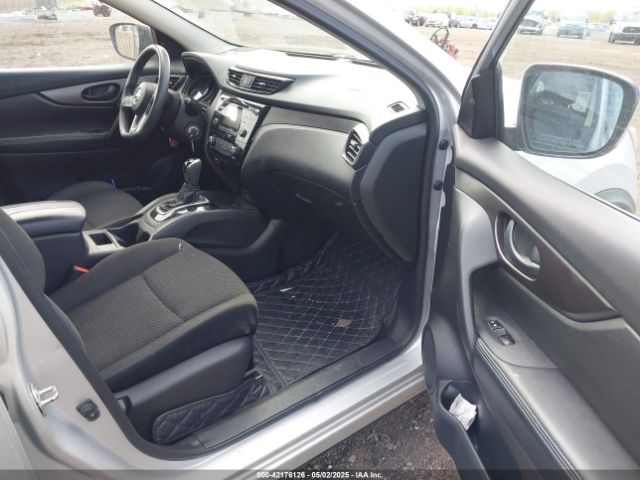 JN1BJ1CP9JW155295 Nissan Rogue Sport S