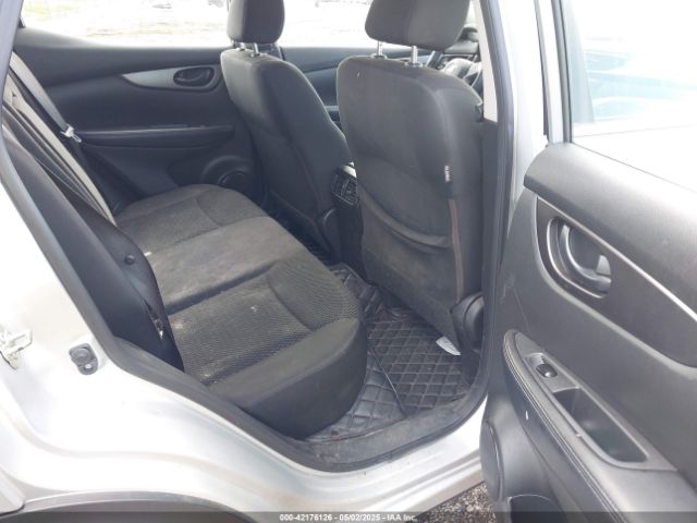 JN1BJ1CP9JW155295 Nissan Rogue Sport S