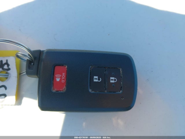 JTDZN3EU0HJ056547 Toyota Prius V Two