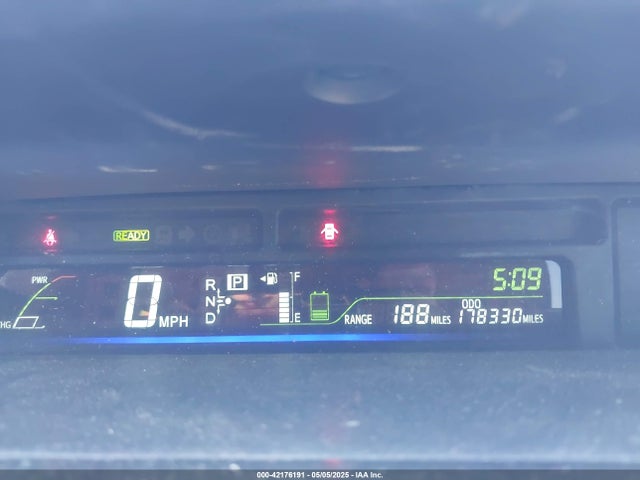 JTDZN3EU0HJ056547 Toyota Prius V Two