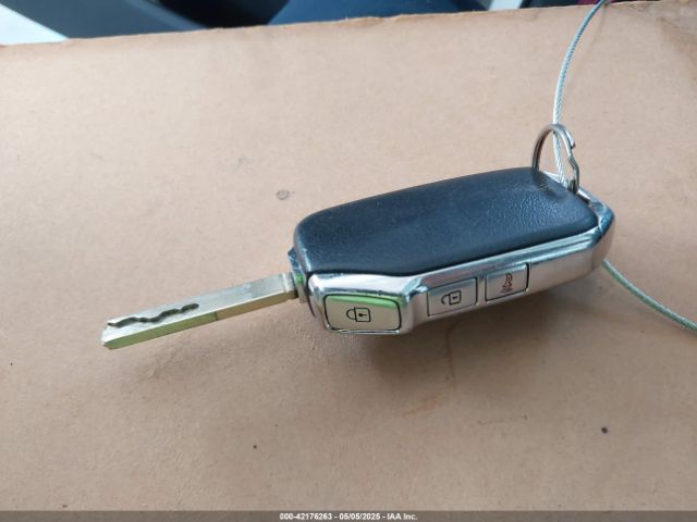 KNDEU2AA6M7120850 KIA SELTOS S