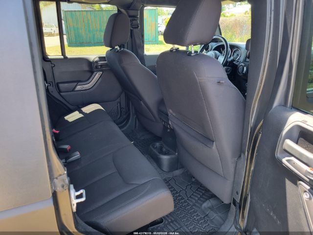 1C4HJWDG4EL159619 Jeep Wrangler Unlimited Sport