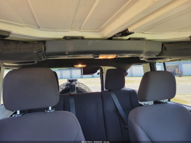 1C4HJWDG4EL159619 Jeep Wrangler Unlimited Sport