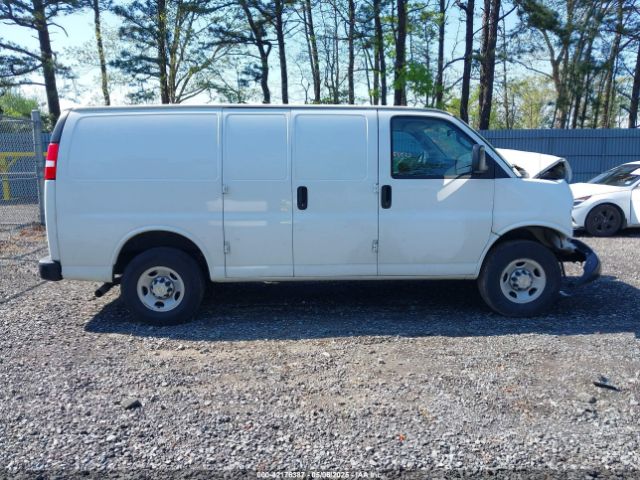 1GCWGAFP0P1254926 Chevrolet Express Cargo Rwd 2500 Regular Wheelbase Wt