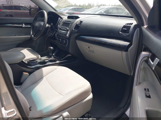 5XYKT4A76EG502421 KIA Sorento Lx V6