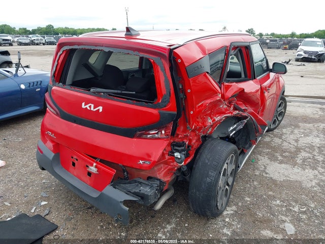 KNDJ23AU8N7166024 KIA Soul X-line