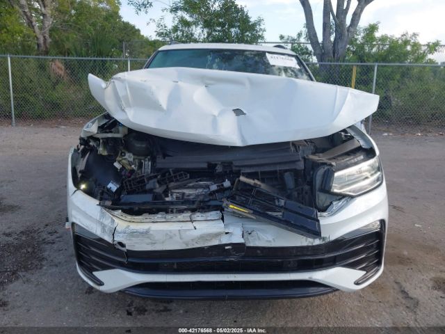 3VVCB7AX0PM092375 Volkswagen Tiguan 2.0t Se R-line Black