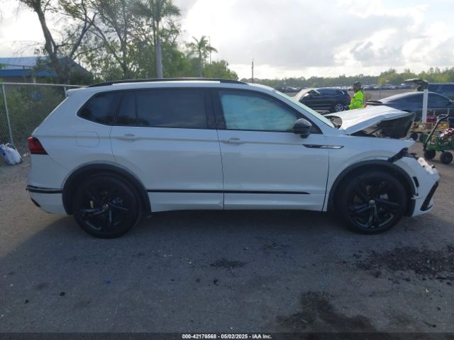 3VVCB7AX0PM092375 Volkswagen Tiguan 2.0t Se R-line Black