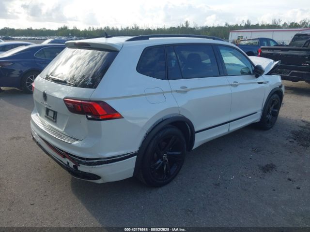 3VVCB7AX0PM092375 Volkswagen Tiguan 2.0t Se R-line Black