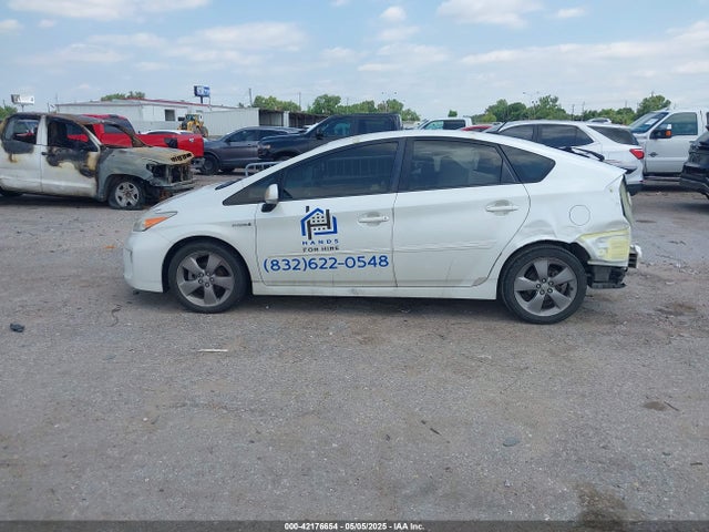 JTDKN3DU5F0424260 Toyota Prius Persona Series Special Edition