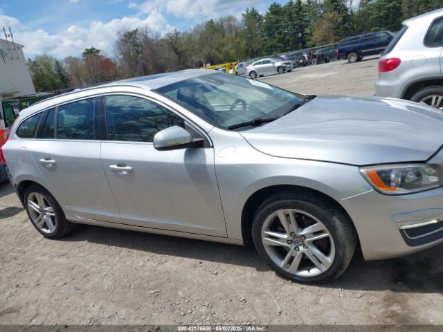 YV1612SB2F1188454 Volvo V60 T5 Premier