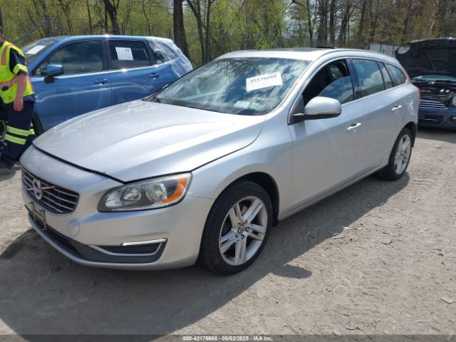 YV1612SB2F1188454 Volvo V60 T5 Premier