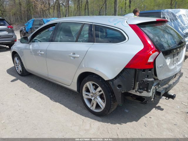 YV1612SB2F1188454 Volvo V60 T5 Premier