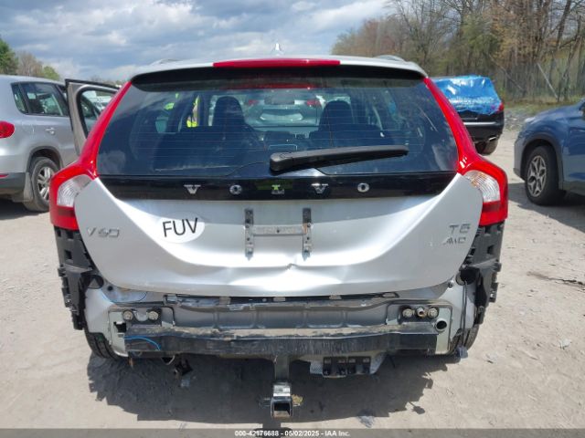 YV1612SB2F1188454 Volvo V60 T5 Premier