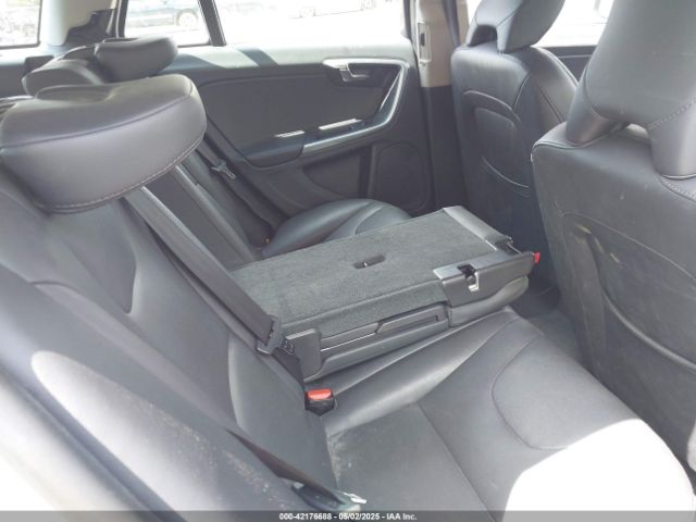 YV1612SB2F1188454 Volvo V60 T5 Premier