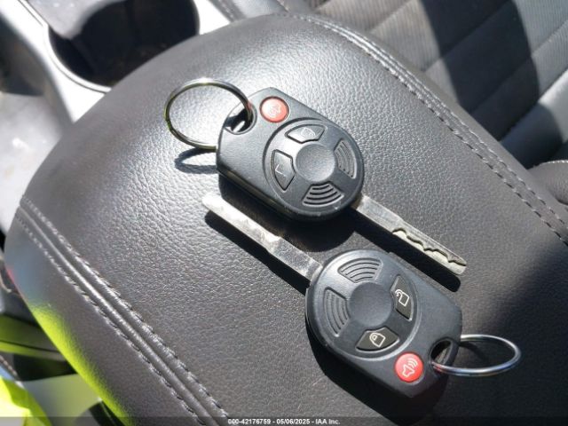 1FMCU9G9XEUD87517 Ford ESCAPE SE