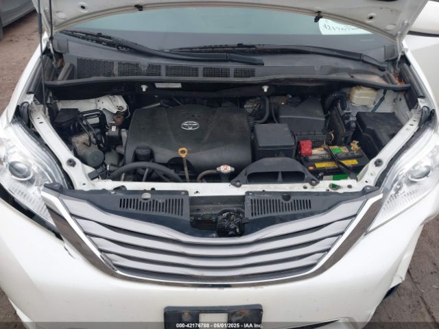 5TDYZ3DC5HS864503 Toyota Sienna Xle 8 Passenger