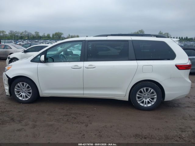 5TDYZ3DC5HS864503 Toyota Sienna Xle 8 Passenger