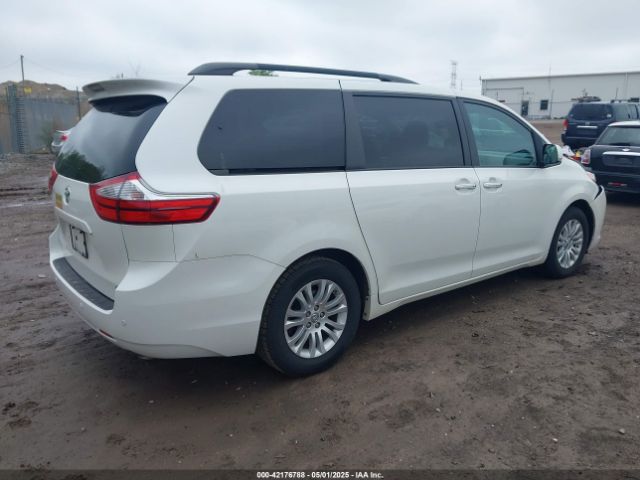 5TDYZ3DC5HS864503 Toyota Sienna Xle 8 Passenger