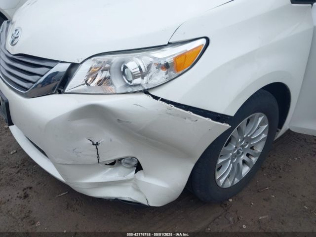 5TDYZ3DC5HS864503 Toyota Sienna Xle 8 Passenger
