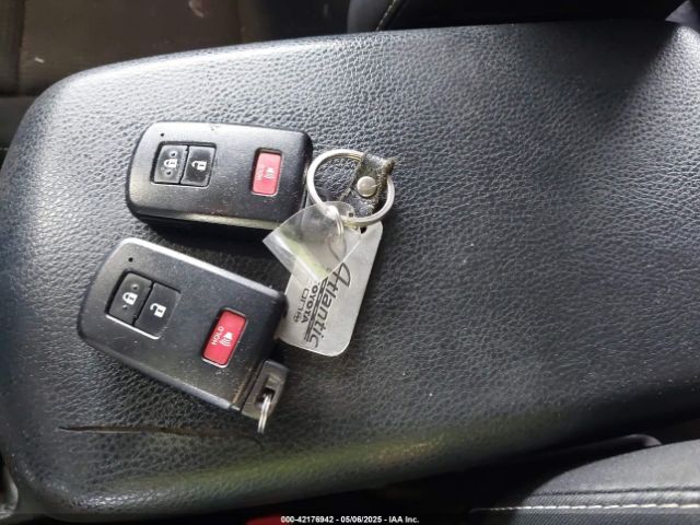 JTMRFREV4JD249233 Toyota Rav4 Xle