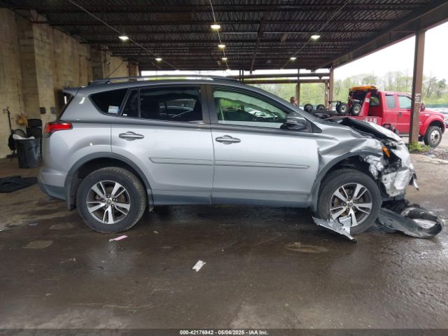 JTMRFREV4JD249233 Toyota Rav4 Xle