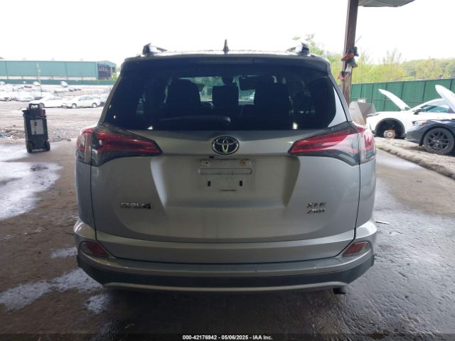 JTMRFREV4JD249233 Toyota Rav4 Xle