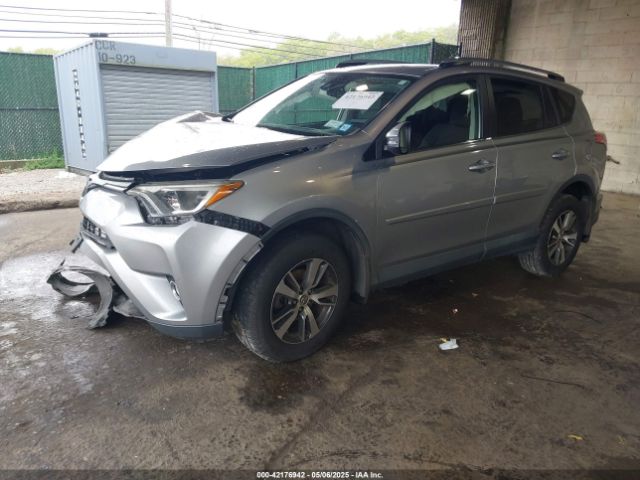 JTMRFREV4JD249233 Toyota Rav4 Xle