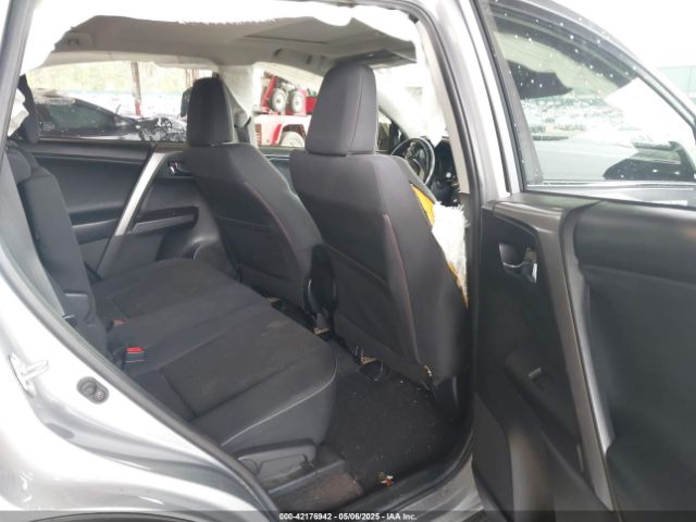 JTMRFREV4JD249233 Toyota Rav4 Xle