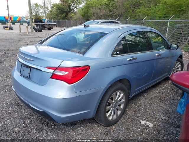 1C3CCBCG5EN185590 Chrysler 200 Limited