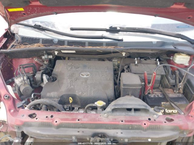 5TDYK3DC7GS716470 Toyota Sienna Xle 8 Passenger
