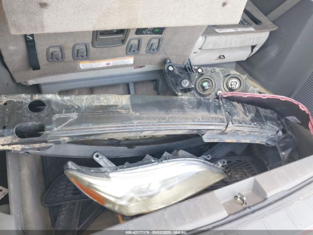5TDYK3DC7GS716470 Toyota Sienna Xle 8 Passenger