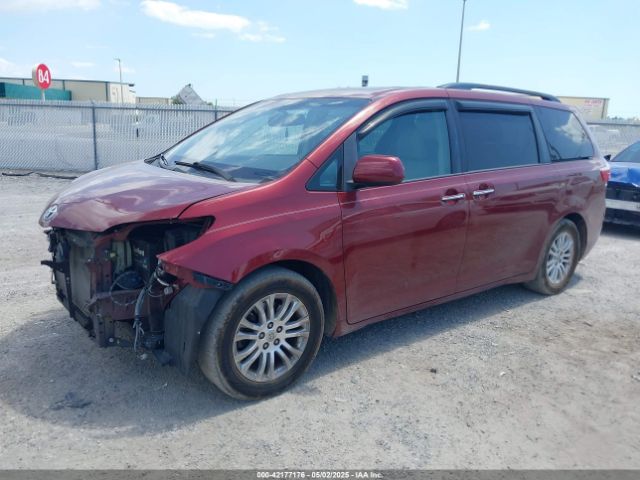 5TDYK3DC7GS716470 Toyota Sienna Xle 8 Passenger