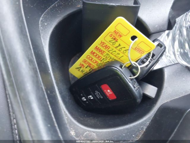 2T3A1RFV6MW204585 Toyota Rav4 Xle Premium