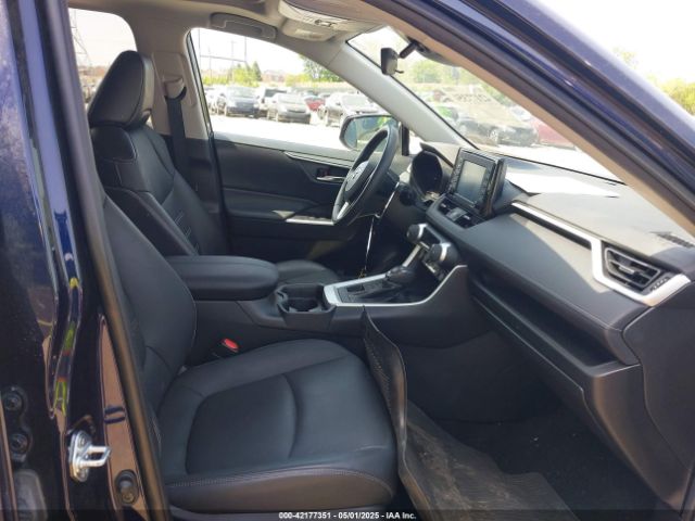2T3A1RFV6MW204585 Toyota Rav4 Xle Premium