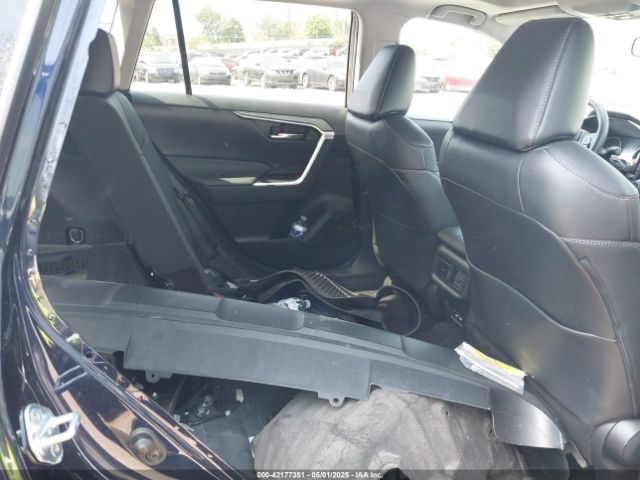 2T3A1RFV6MW204585 Toyota Rav4 Xle Premium