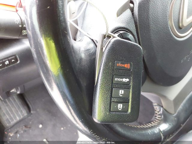 JTHBA1D2XG5005807 Lexus IS 200T