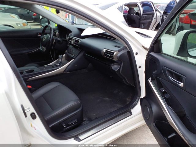 JTHBA1D2XG5005807 Lexus IS 200T