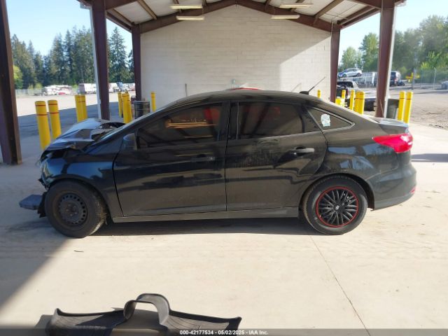 1FADP3E22JL287940 Ford FOCUS S