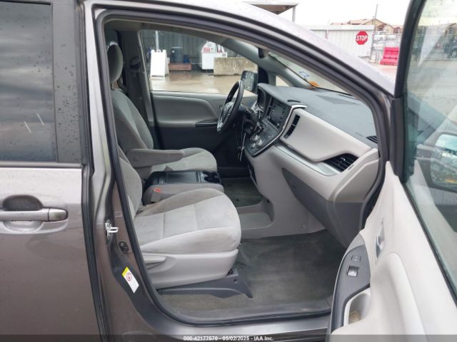 2018 TOYOTA SIENNA 5TDKZ3DC4JS903500 Photo 4