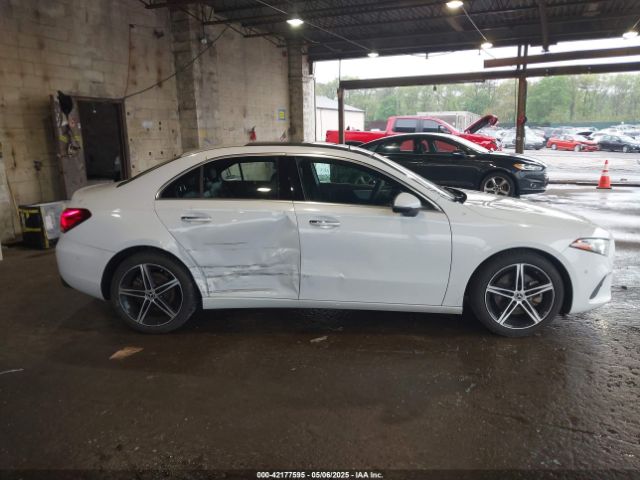 W1K3G4EB8LJ207430 Mercedes-Benz A 220
