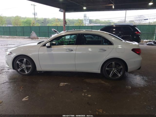 W1K3G4EB8LJ207430 Mercedes-Benz A 220