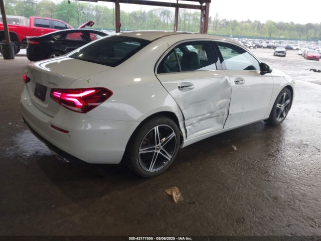 W1K3G4EB8LJ207430 Mercedes-Benz A 220