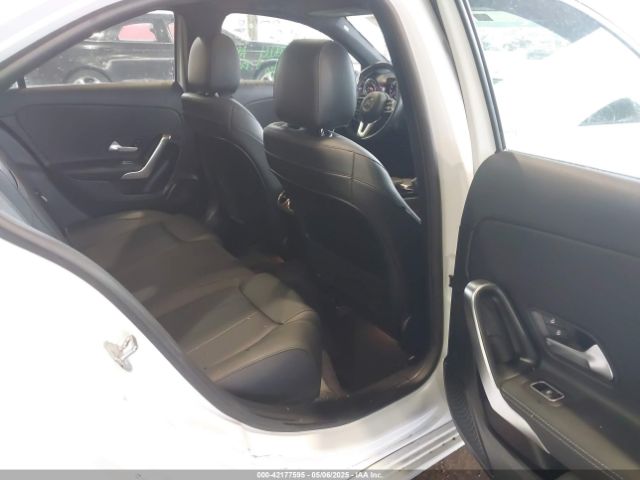 W1K3G4EB8LJ207430 Mercedes-Benz A 220
