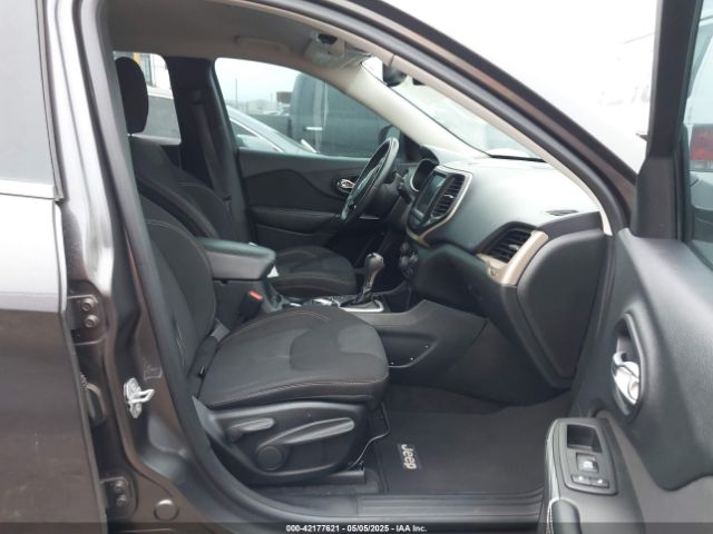 1C4PJLCB6FW547788 Jeep Cherokee Latitude