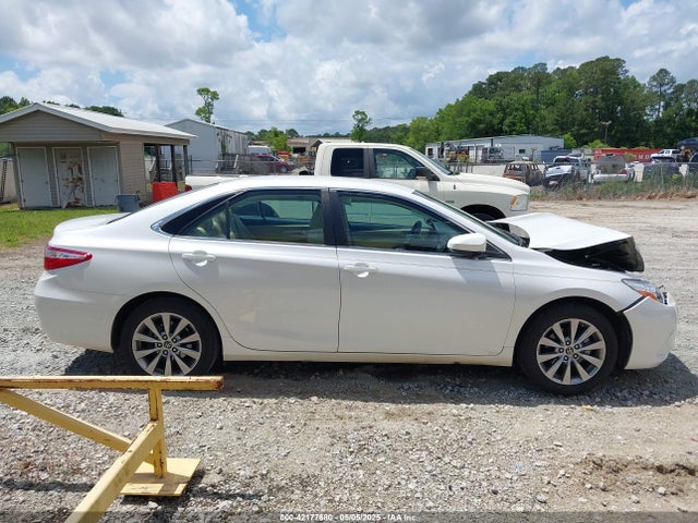 42177680 :رقم المزاد ، 4T1BF1FK8FU099959 vin ، 2015 Toyota Camry Xle مزاد بيع
