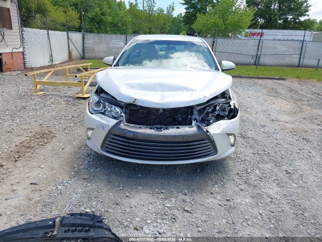 42177680 :رقم المزاد ، 4T1BF1FK8FU099959 vin ، 2015 Toyota Camry Xle مزاد بيع
