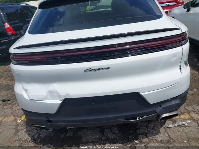 Porsche Cayenne Coupe 2024 WP1BA2AY2RDA50635 Image 17