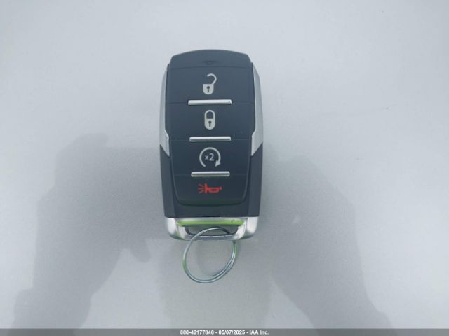 2025 RAM 1500 1C6RRFFG8SN535692 Photo 10