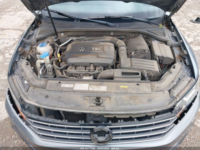 1VWAT7A3XGC031856 Volkswagen Passat 1.8t S